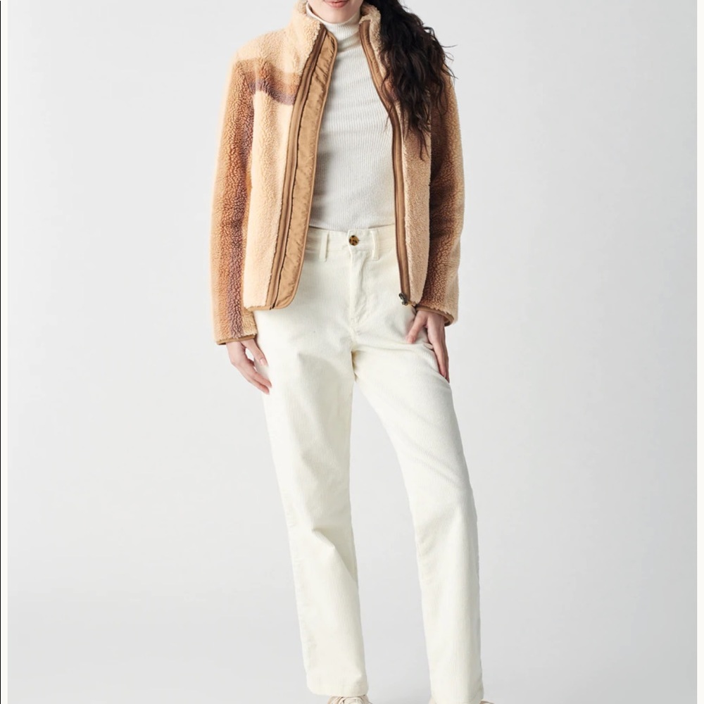 FAHERTY Apres Dream Fleece - Beige Tan Chevron Lined Sherpa - Picture 4 of 5